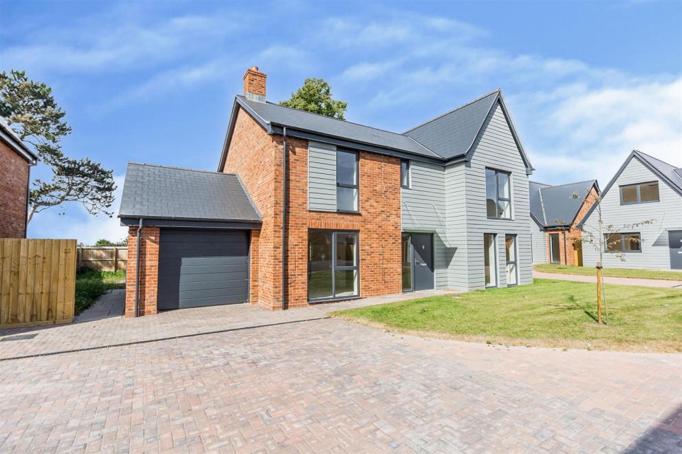 Image of Old House Garden, High Street, Edwinstowe