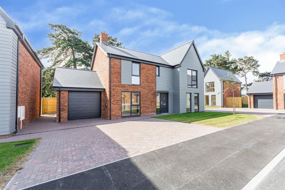 Image of Old House Garden, High Street, Edwinstowe