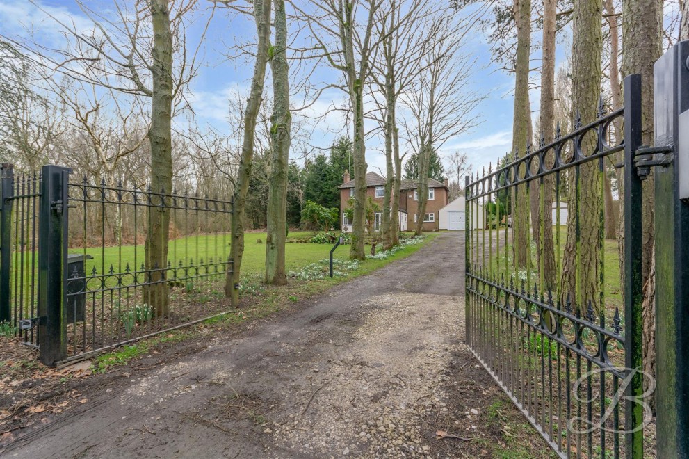 Image of Longdale Lane, Ravenshead, Nottingham